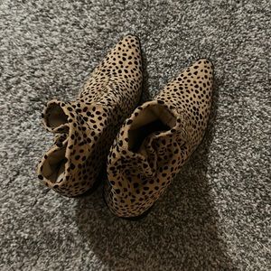 Never wear booties with slight heel